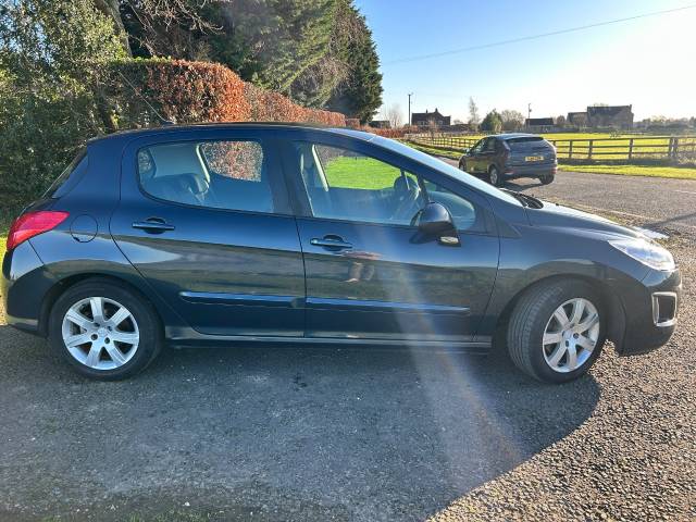 2013 Peugeot 308 1.6 HDi 92 Active 5dr [Sat Nav]