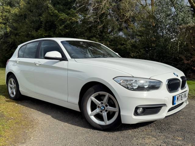 BMW 1 Series 1.5 116d SE 5dr Hatchback Diesel White